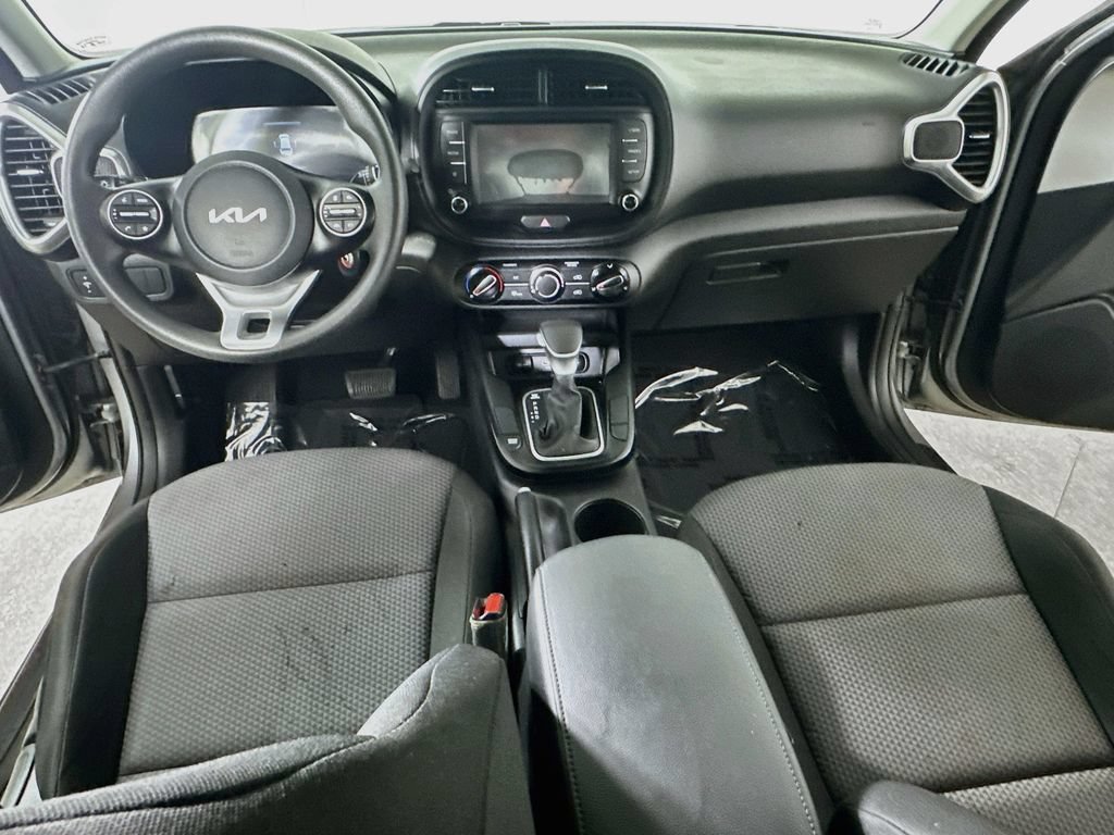 Used 2023 Kia Soul LX FWD image 18