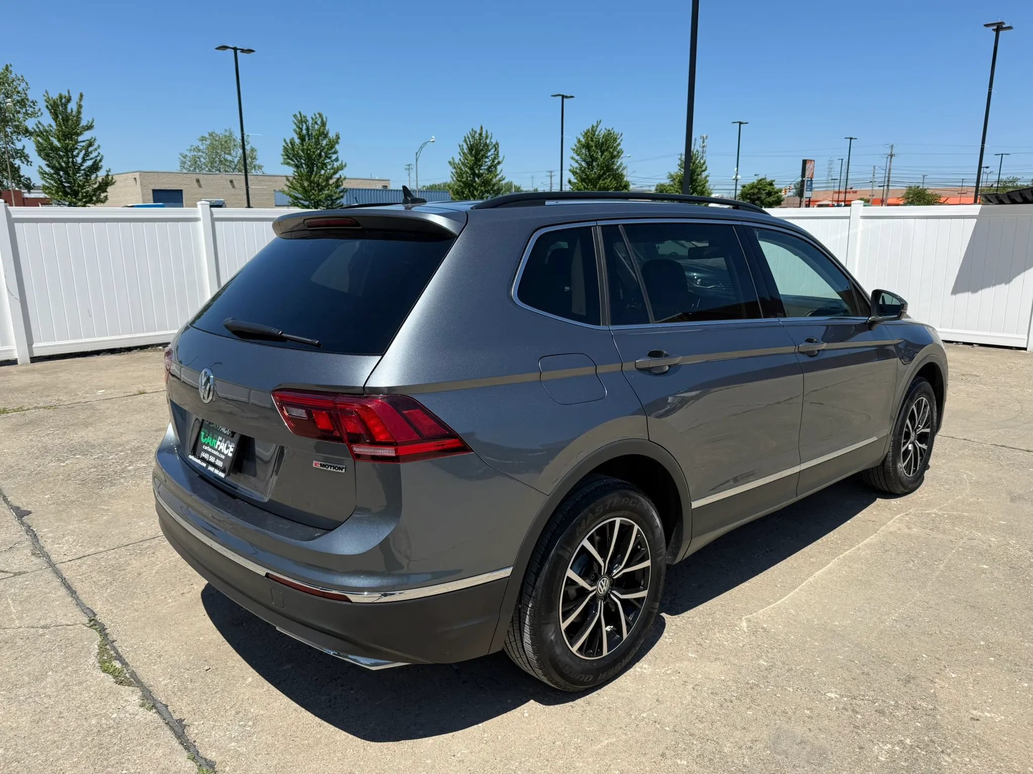 Used 2021 Volkswagen Tiguan SE R-Line AWD/4WD image 15