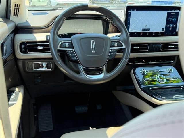 Used 2022 Lincoln Nautilus Reserve w/ Equipment Group 201A AWD/4WD image 9