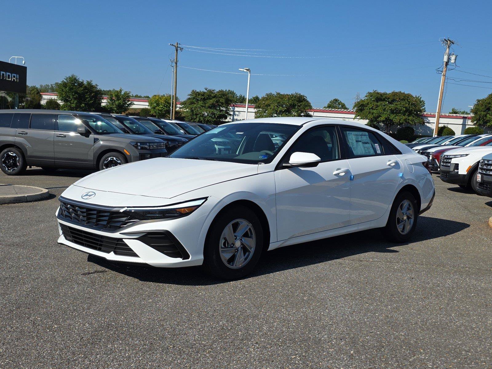 New 2026 Hyundai Elantra SE FWD image 2