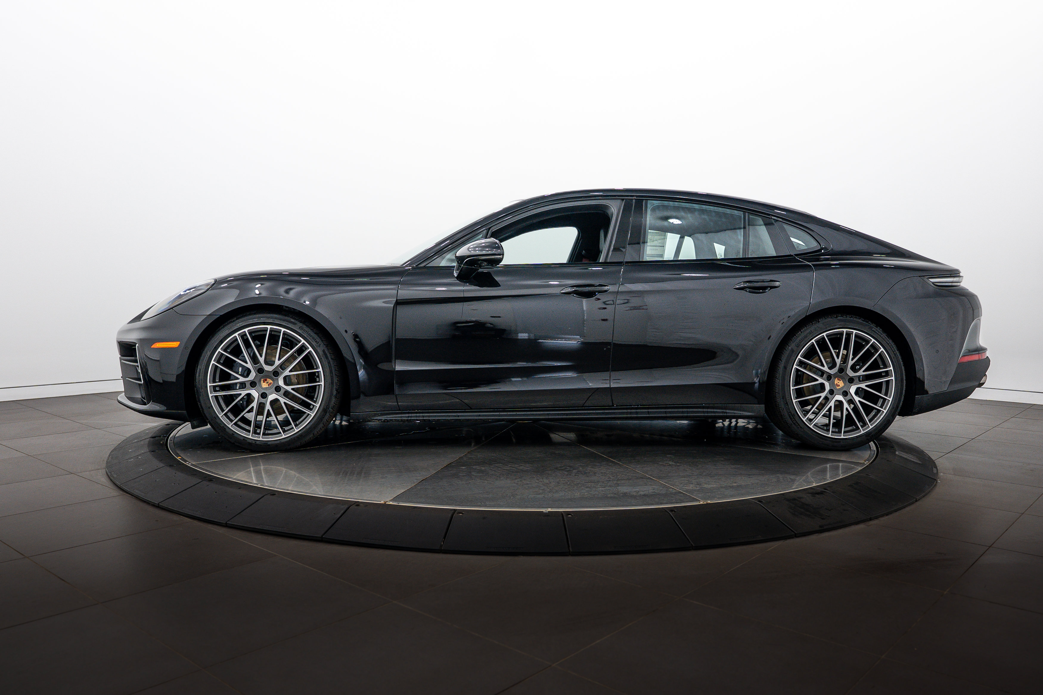 New 2026 Porsche Panamera 4 AWD/4WD image 2