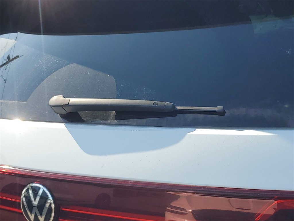 Used 2024 Volkswagen Atlas SE w/ Black Wheel Package image 10