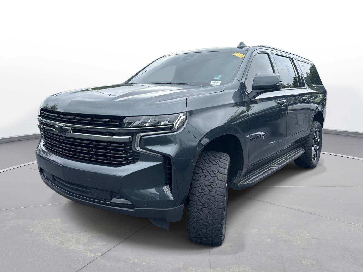 Used 2022 Chevrolet Suburban RST w/ Luxury Package AWD/4WD image 2