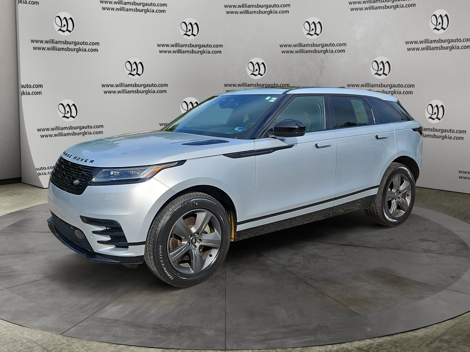 Used 2025 Land Rover Range Rover Velar Dynamic SE AWD/4WD image 1