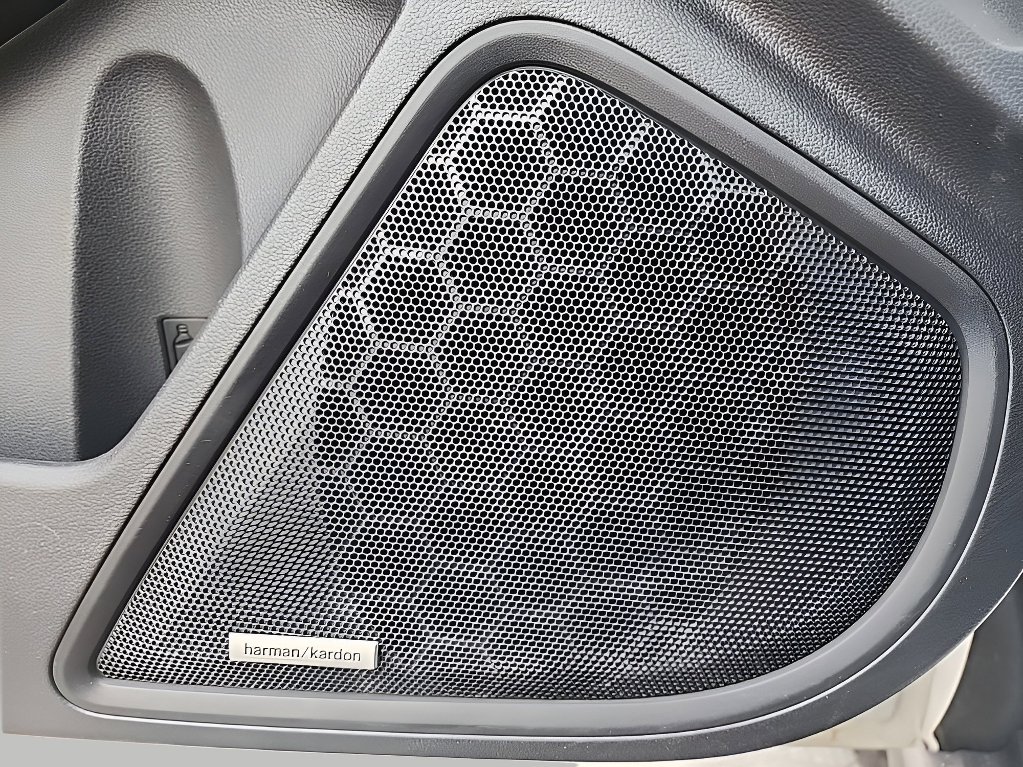 Used 2025 Subaru Outback Onyx Edition image 16