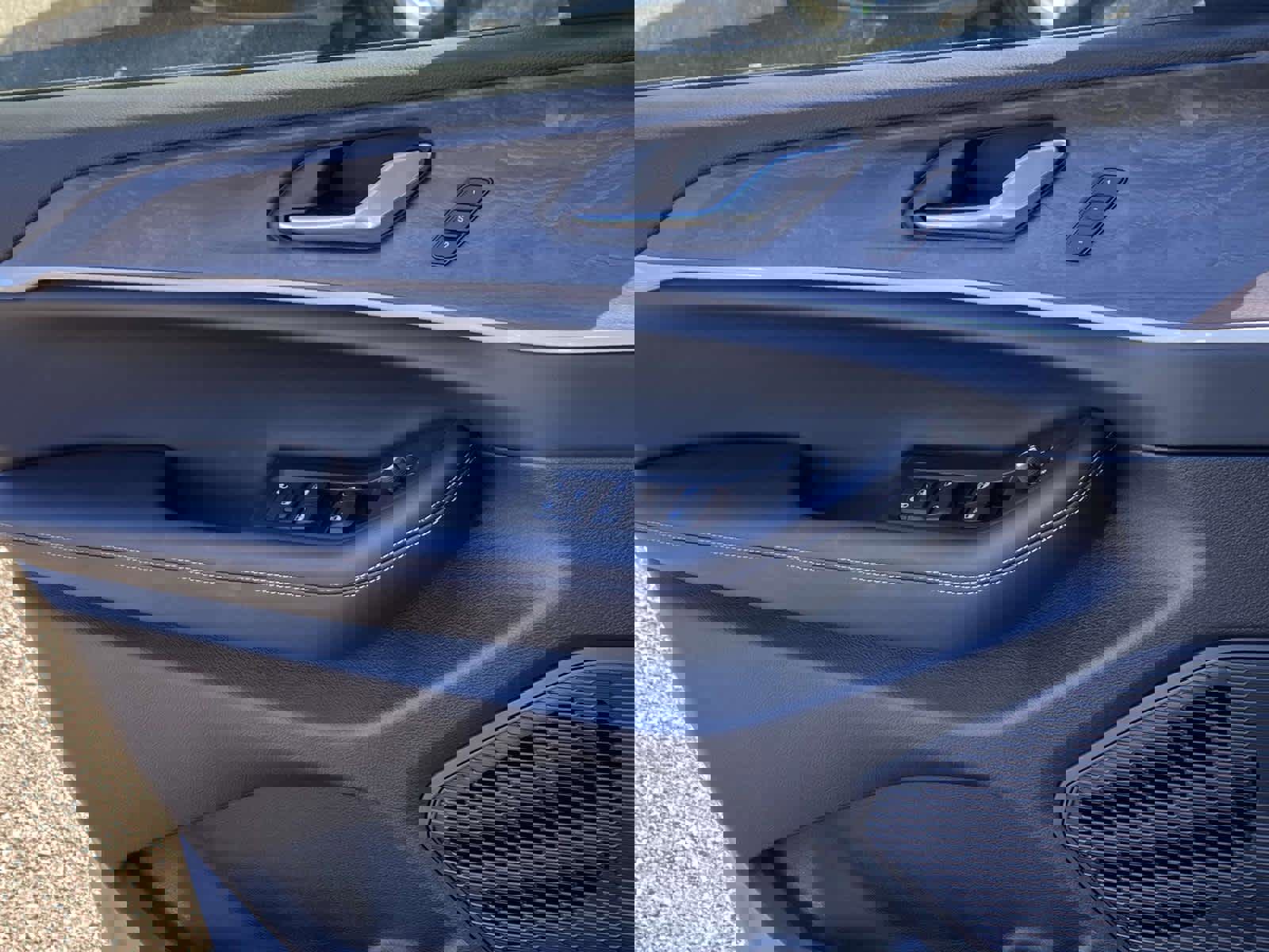 New 2025 Jeep Grand Cherokee Limited w/ Black Appearance Package image 16