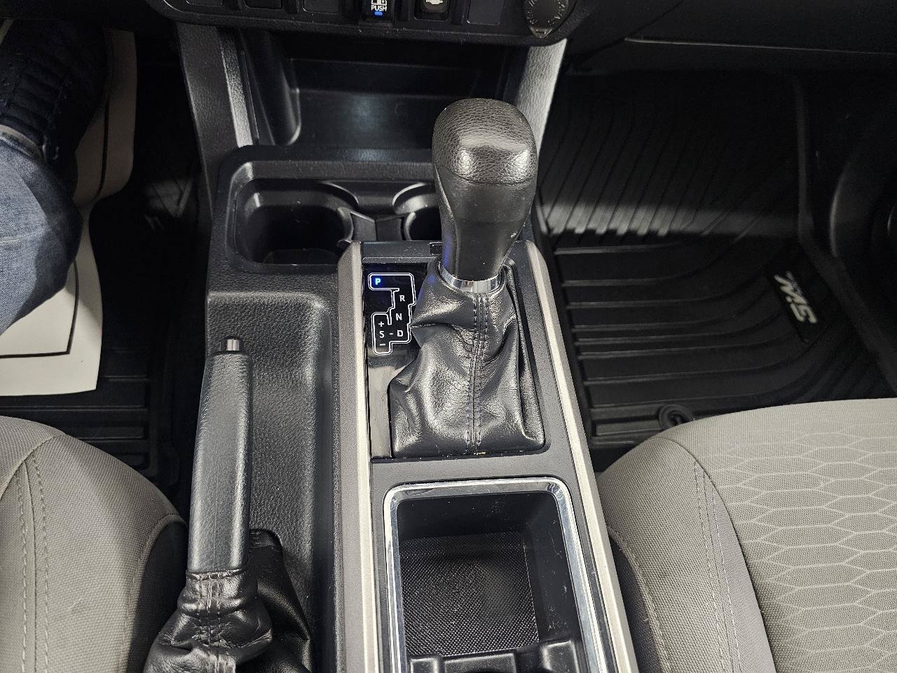 Used 2019 Toyota Tacoma SR5 AWD/4WD image 21