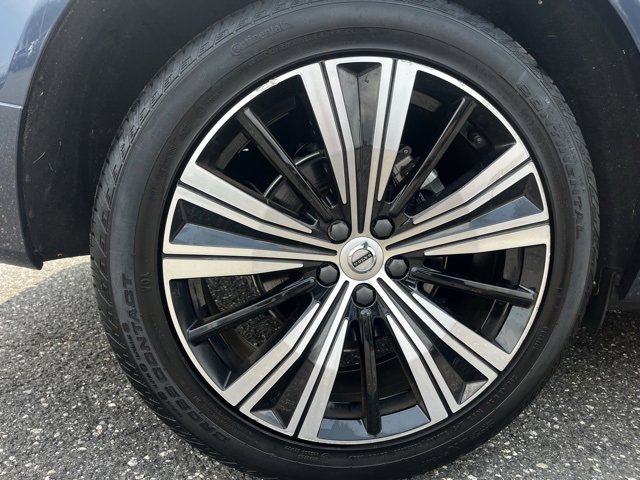 Certified 2023 Volvo XC60 B5 Plus image 16