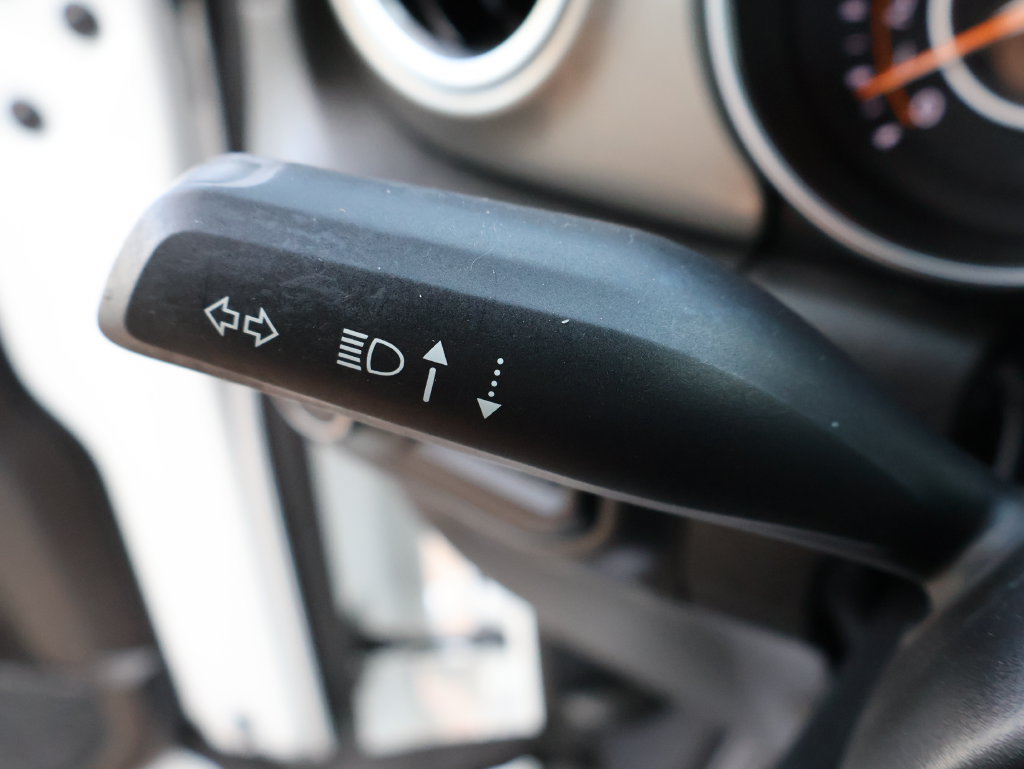 Used 2023 Jeep Wrangler Unlimited Sahara AWD/4WD image 32
