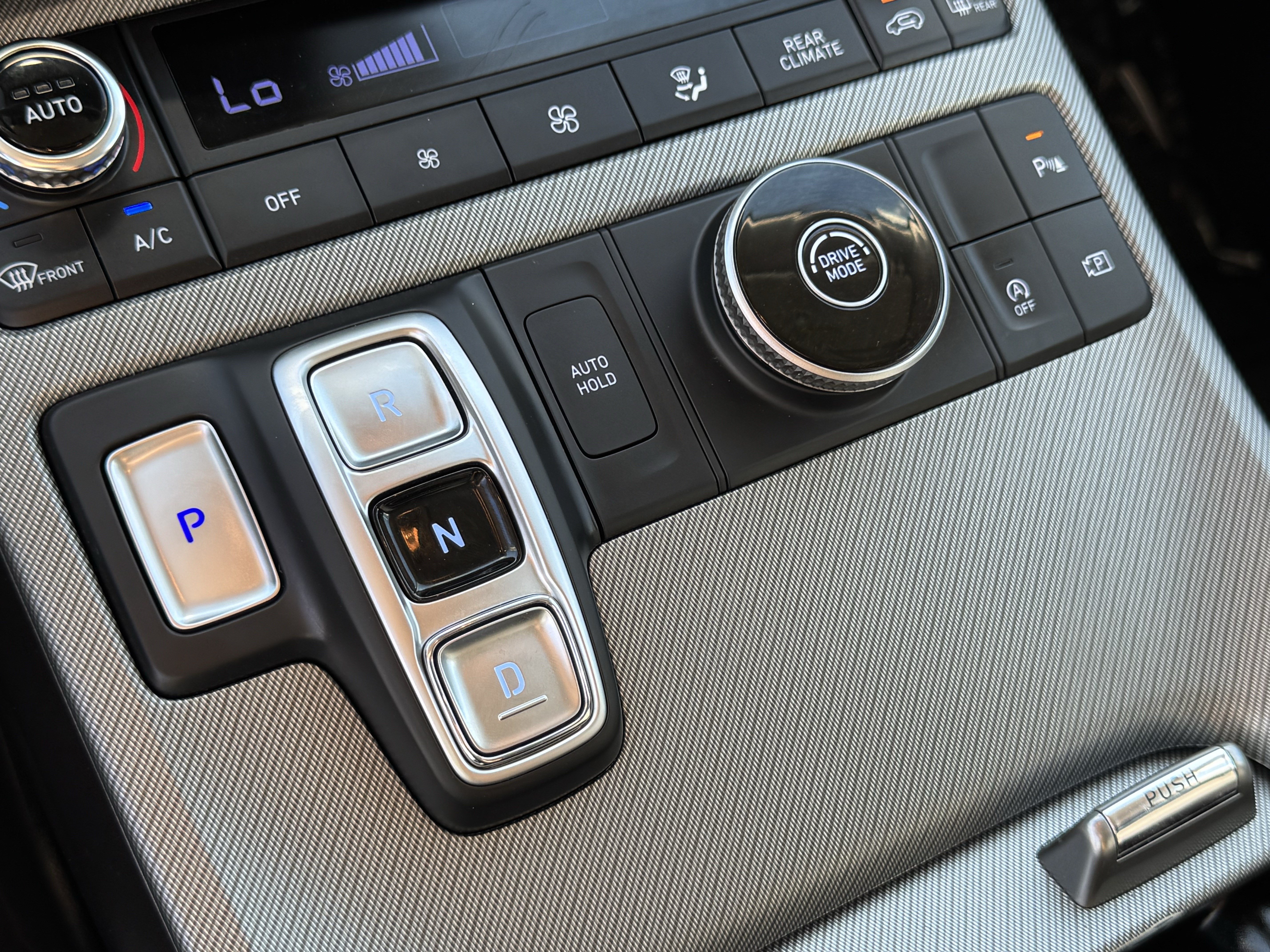 Used 2025 Hyundai Palisade SE FWD image 19