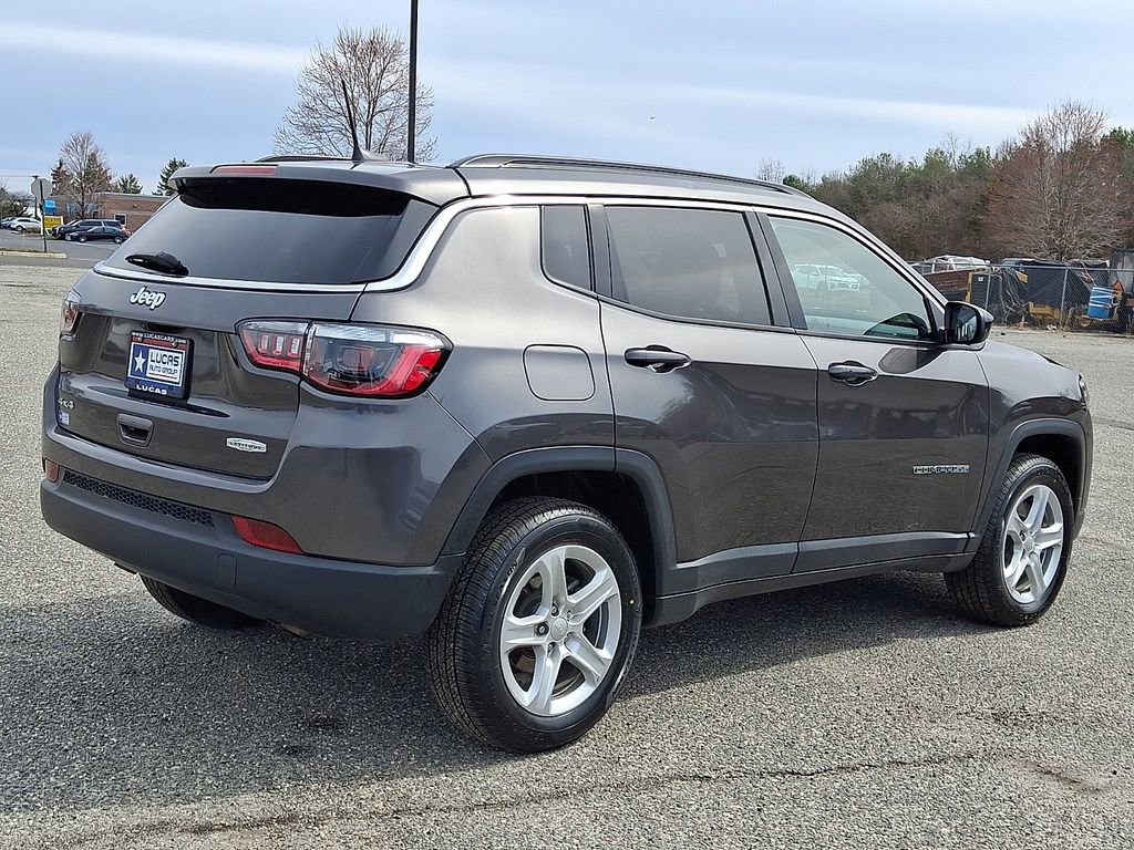 Used 2023 Jeep Compass Latitude image 12