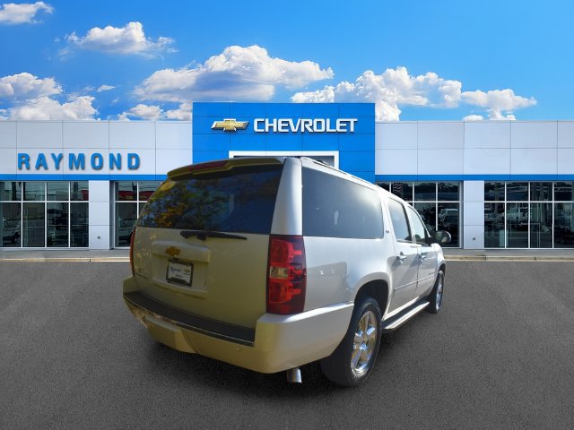 Certified 2014 Chevrolet Suburban LTZ AWD/4WD image 4