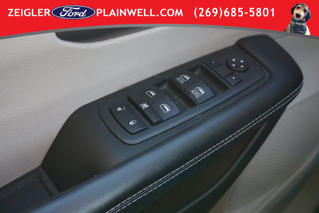 Used 2023 Chrysler Voyager LX FWD image 31