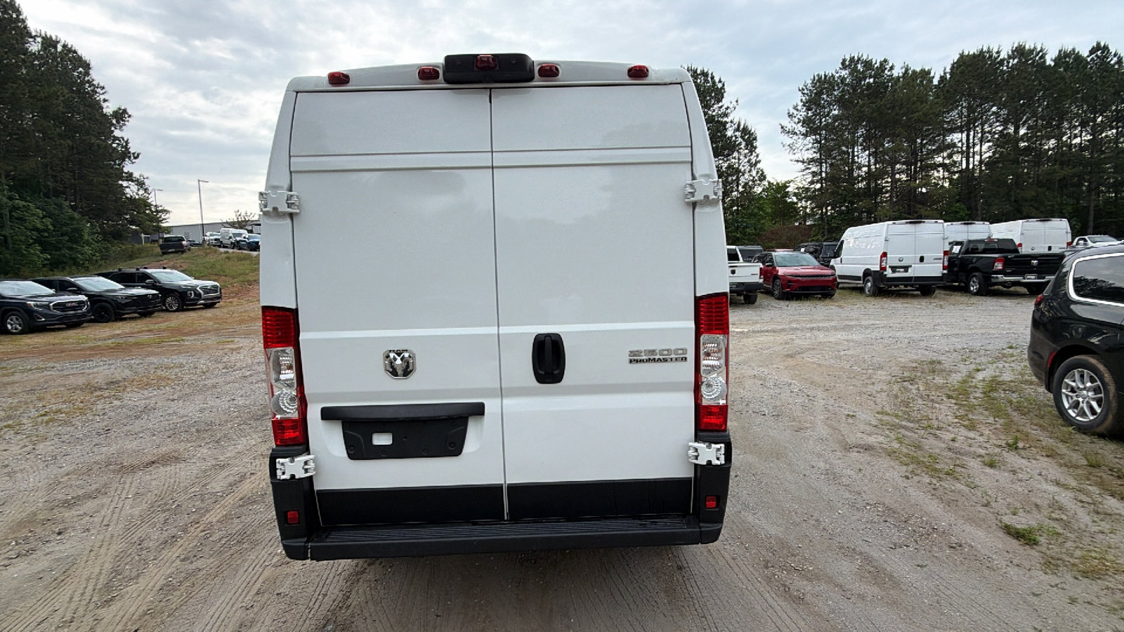 Used 2024 RAM ProMaster 2500 w/ Convenience Group FWD image 9