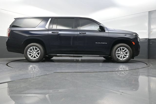Used 2022 Chevrolet Suburban LT AWD/4WD image 39