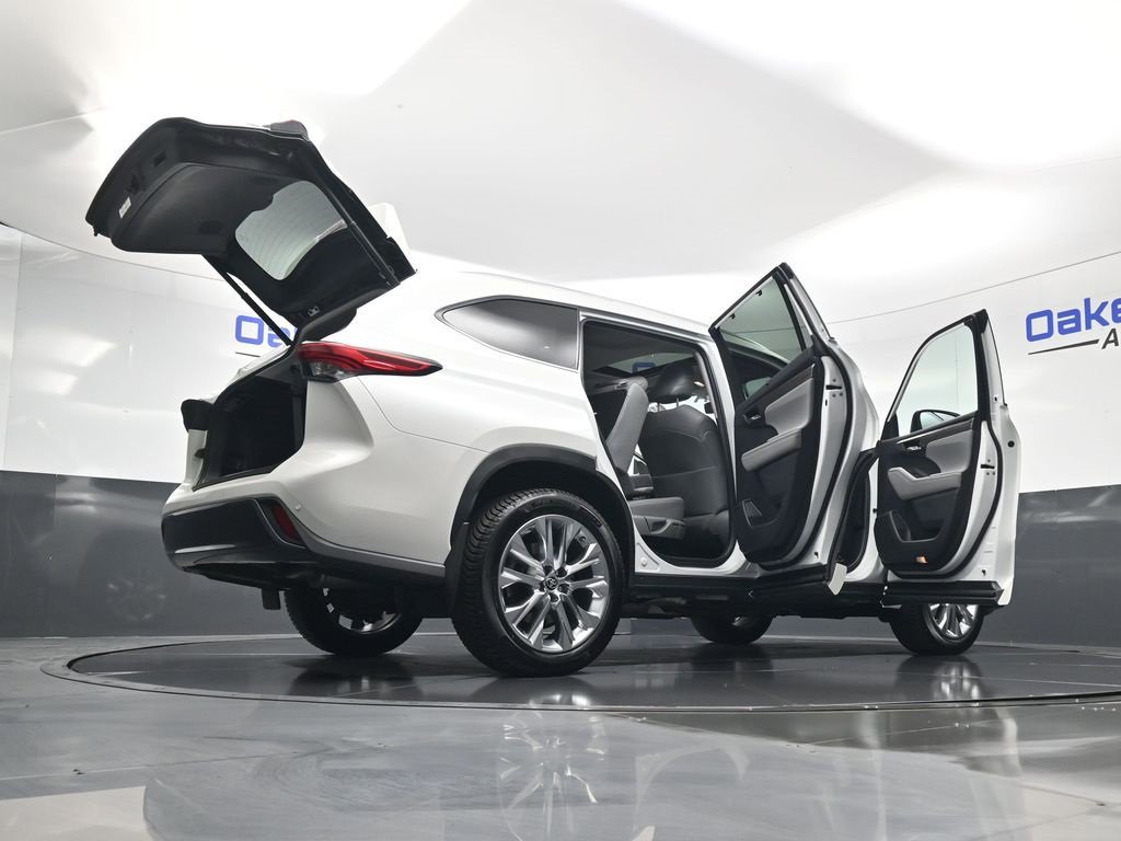 Used 2021 Toyota Highlander Limited image 63