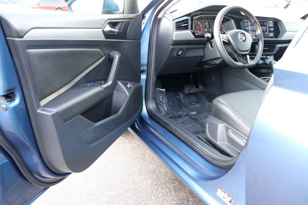 Used 2020 Volkswagen Jetta SE FWD image 10