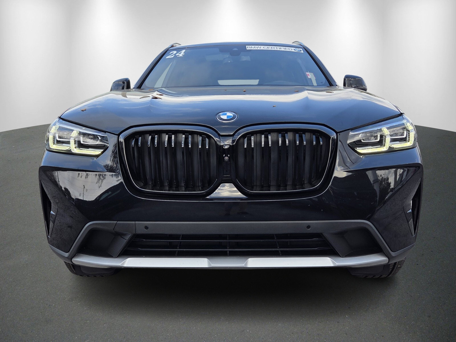 Certified 2024 BMW X3 sDrive30i w/ Premium Package image 2