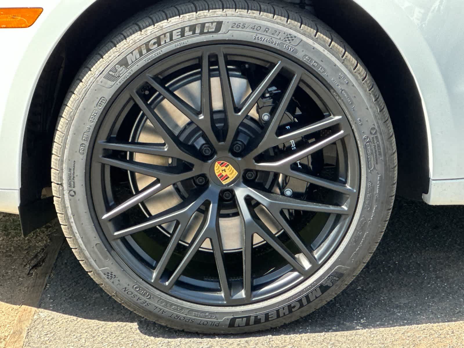 New 2026 Porsche Macan GTS AWD/4WD image 31