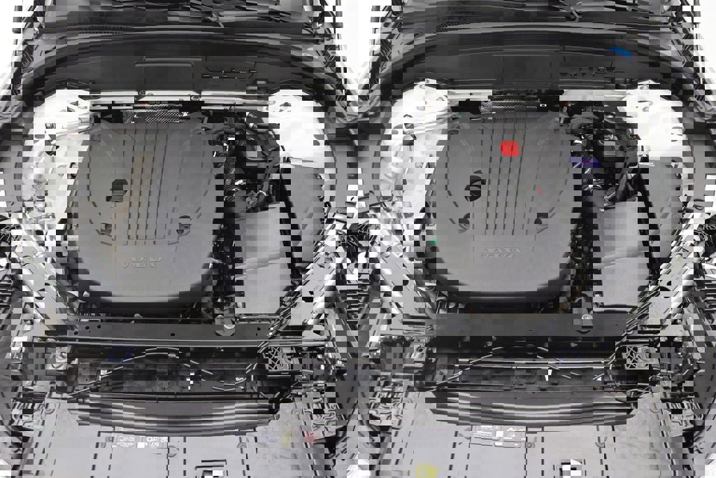 Used 2024 Volvo XC60 B5 Plus w/ Protection Package Premier image 28