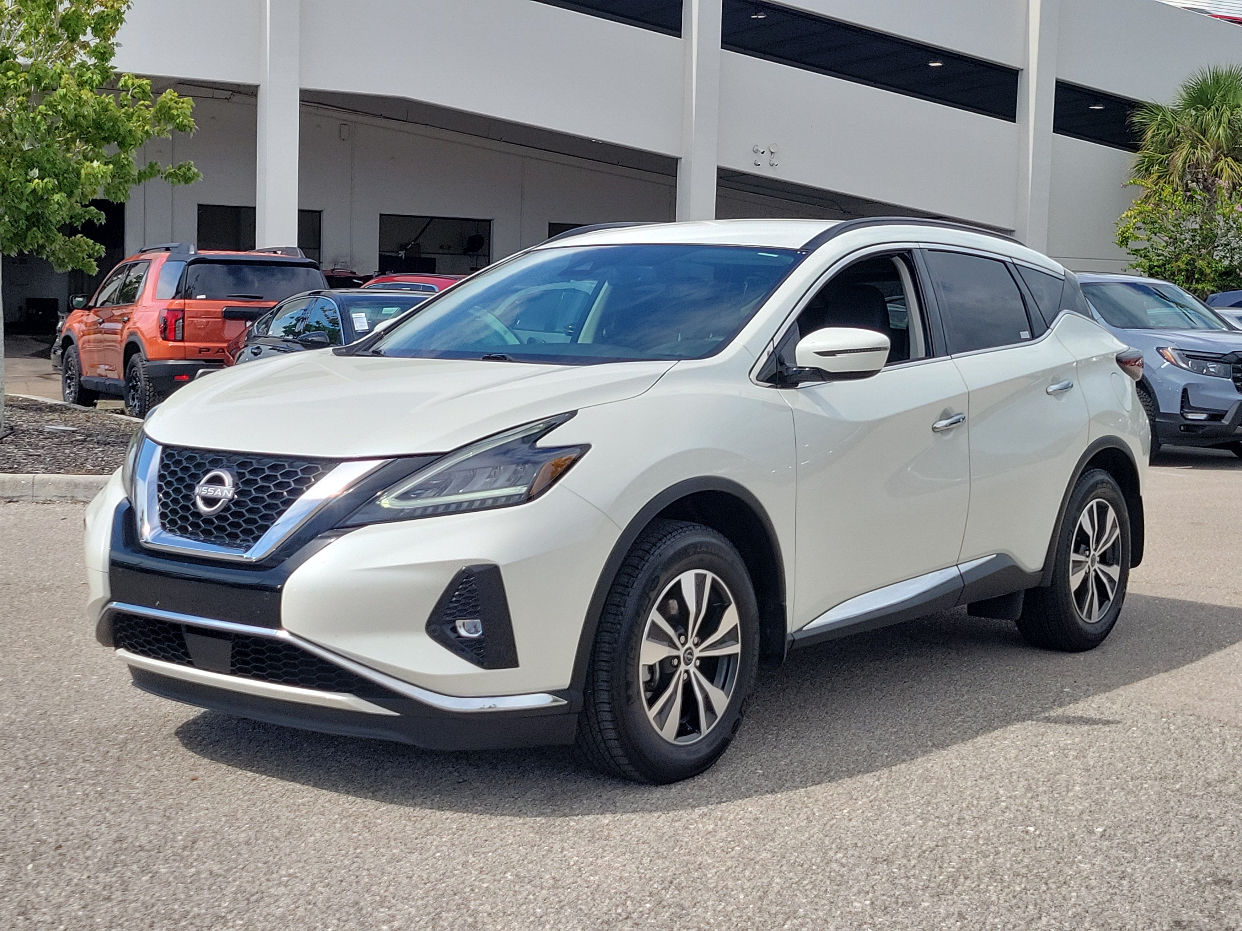 Used 2024 Nissan Murano SV AWD/4WD image 3