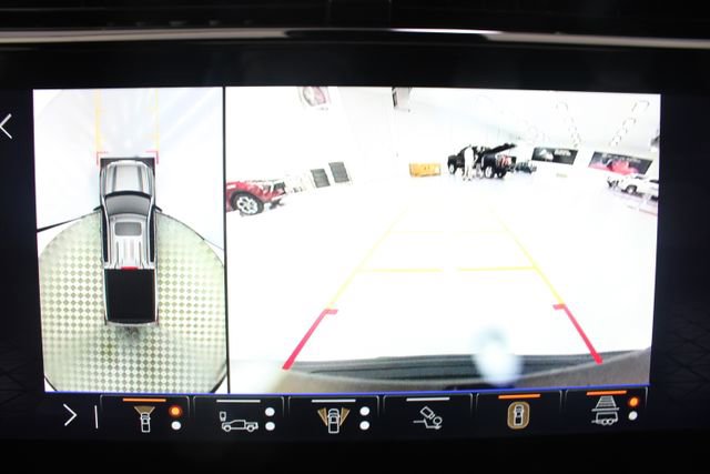 Used 2025 GMC Sierra 1500 AT4X image 5