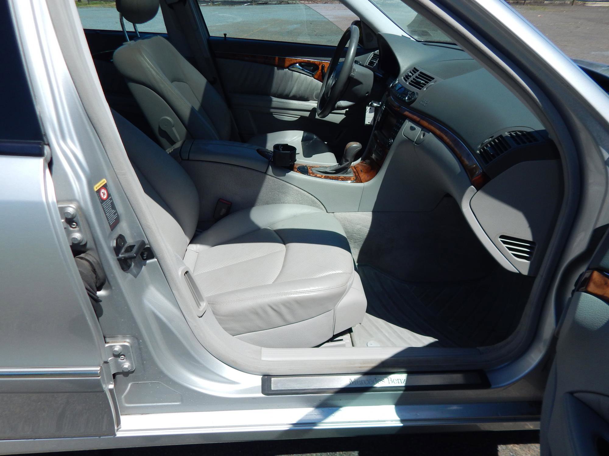 Used 2005 Mercedes-Benz E 500 4MATIC Sedan image 15
