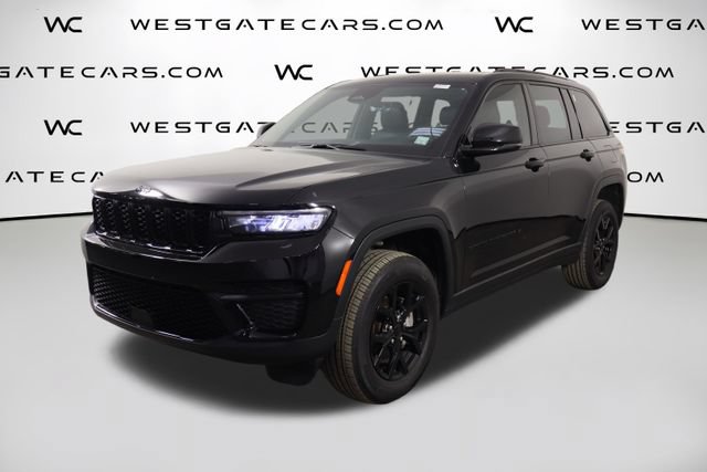 Used 2025 Jeep Grand Cherokee Altitude AWD/4WD image 1