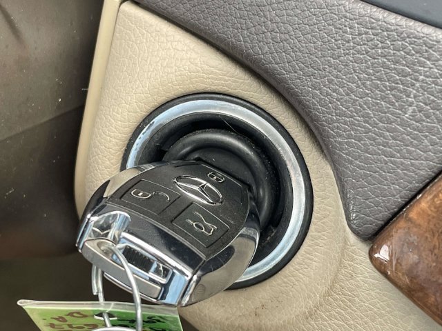 Used 2013 Mercedes-Benz C 300 4MATIC Sedan image 25