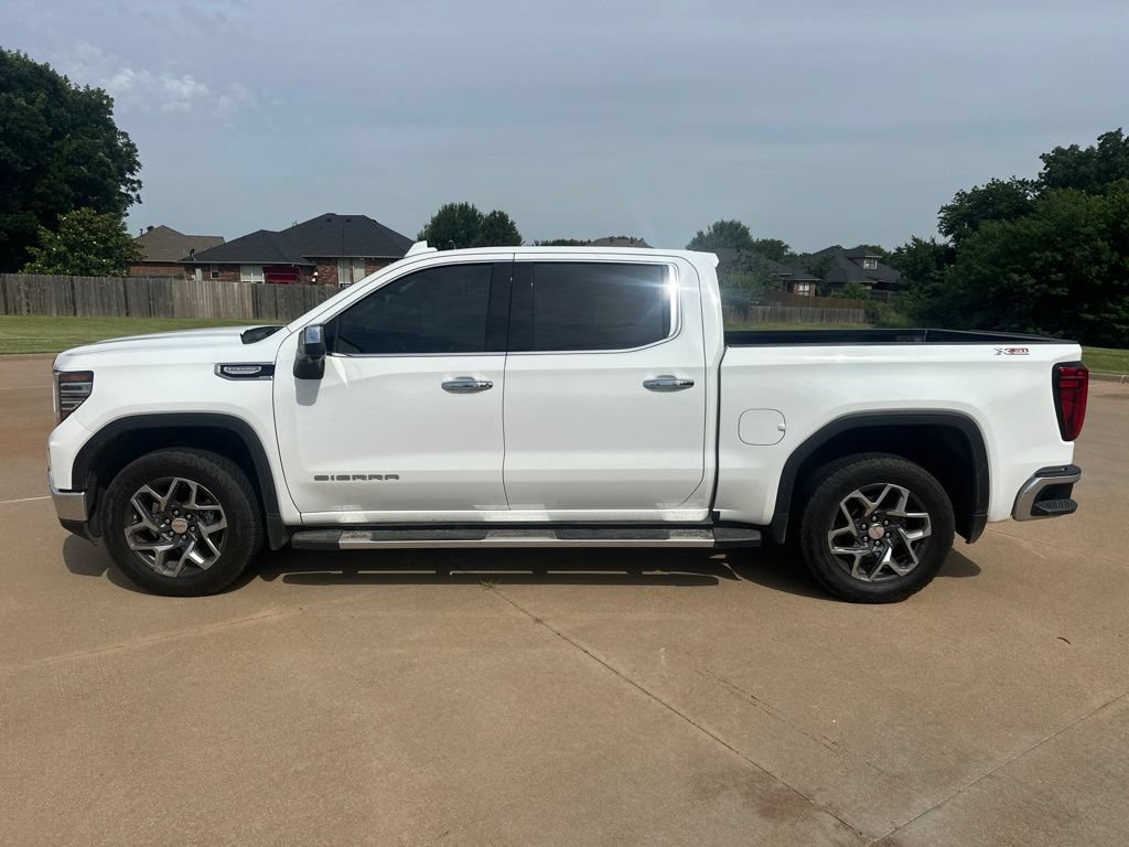 Used 2025 GMC Sierra 1500 SLT AWD/4WD image 2