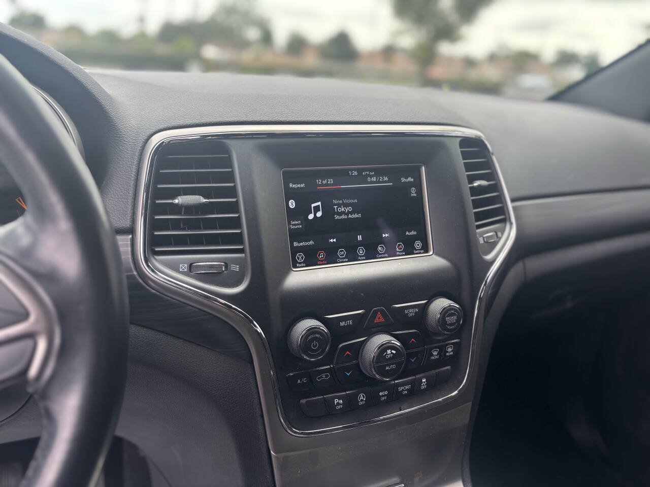 Used 2021 Jeep Grand Cherokee Laredo RWD image 14