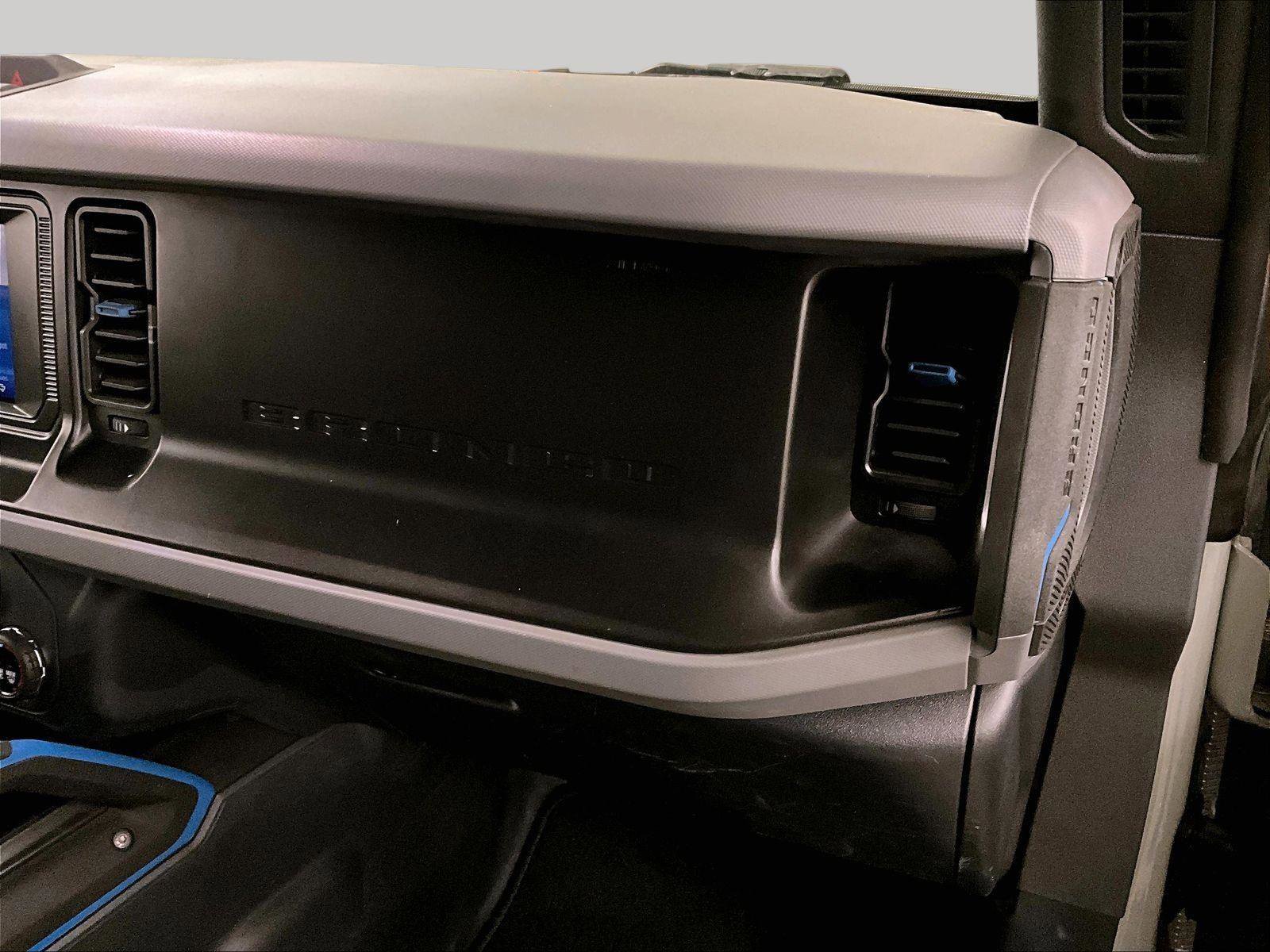 Used 2022 Ford Bronco Black Diamond image 15