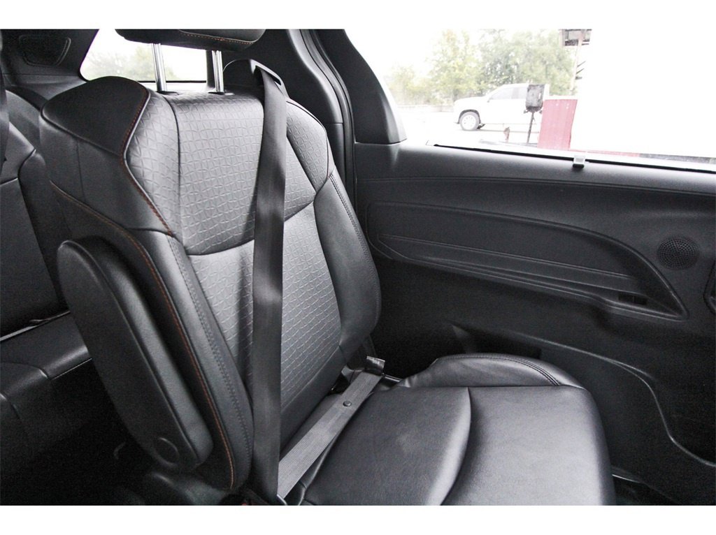 Used 2023 Toyota Sienna XSE image 12