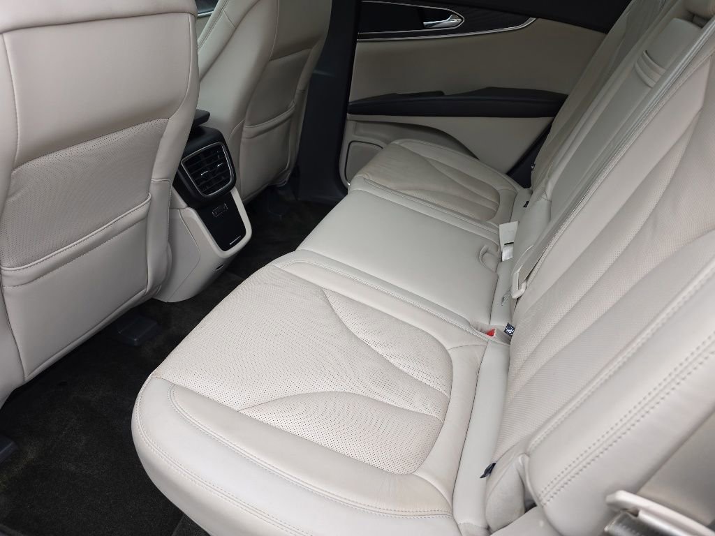 Used 2017 Lincoln MKX Reserve w/ Lincoln MKX Climate Package AWD/4WD image 13