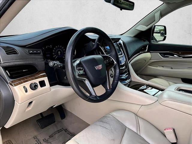 Used 2020 Cadillac Escalade Premium Luxury image 14