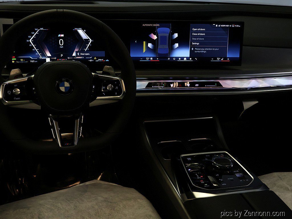 Used 2026 BMW 760i xDrive w/ Executive Package image 12