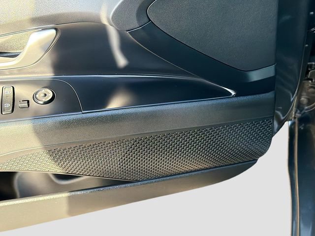 Certified 2025 Hyundai Elantra SEL FWD image 18