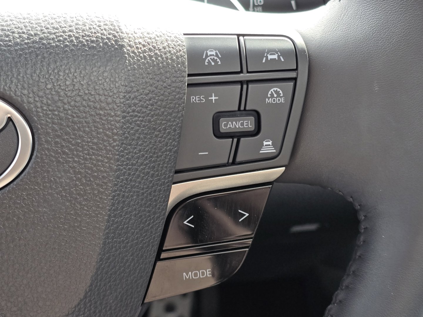 Used 2025 Toyota Camry XSE image 15