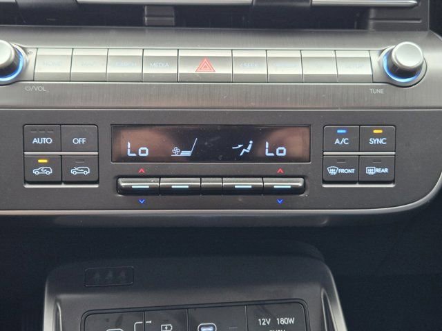 Certified 2025 Hyundai Kona SEL image 18