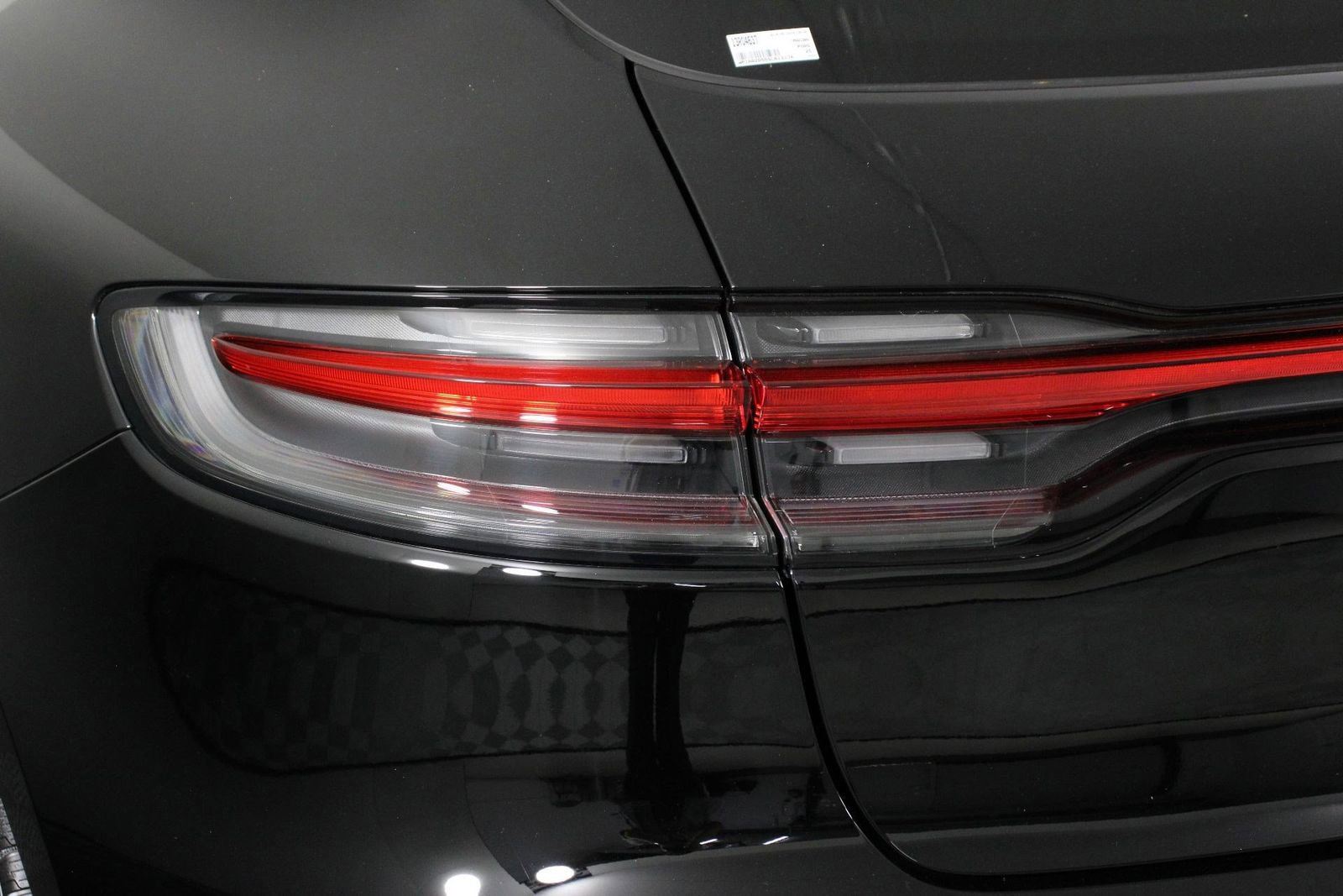 Certified 2025 Porsche Macan image 21