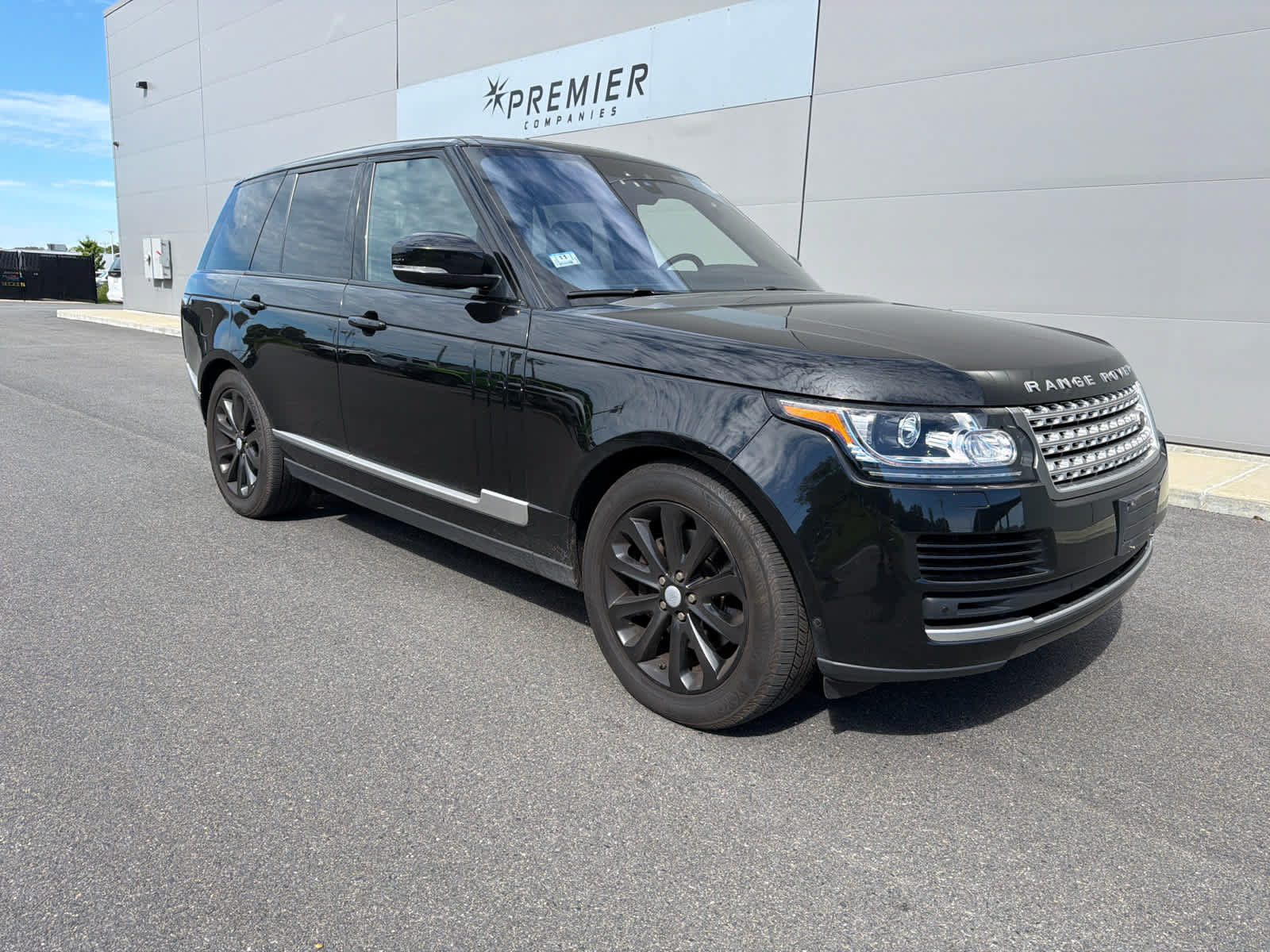 Used 2017 Land Rover Range Rover HSE AWD/4WD image 2