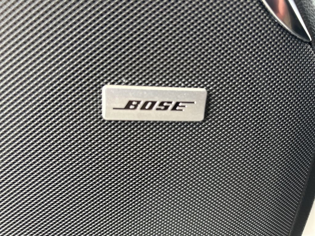 Used 2025 GMC Yukon Denali w/ Denali Reserve Package image 27