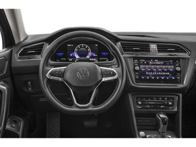 Used 2023 Volkswagen Tiguan SE w/ Panoramic Sunroof Package FWD image 10