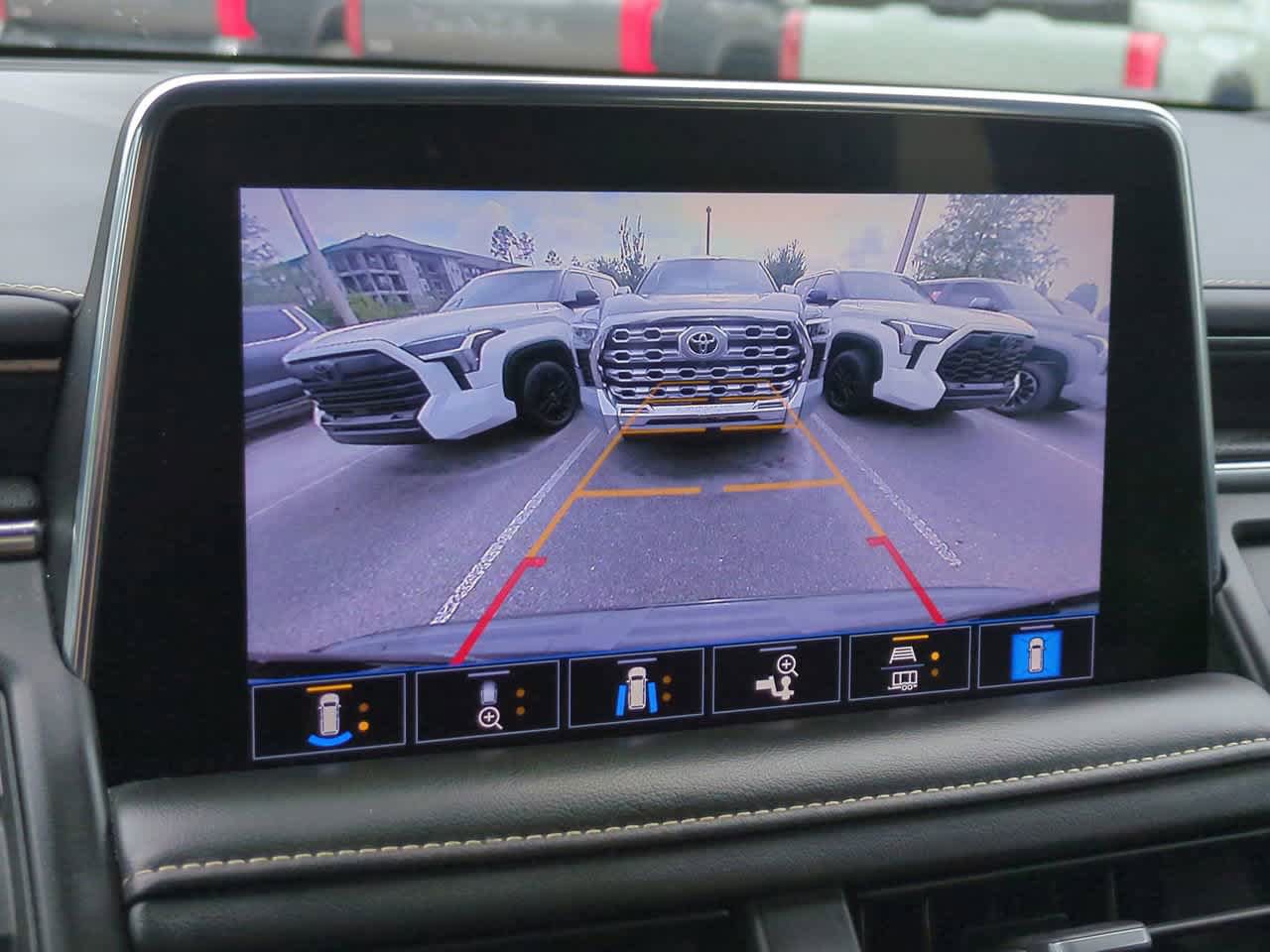 Used 2021 GMC Yukon SLT w/ SLT Premium Package AWD/4WD image 42