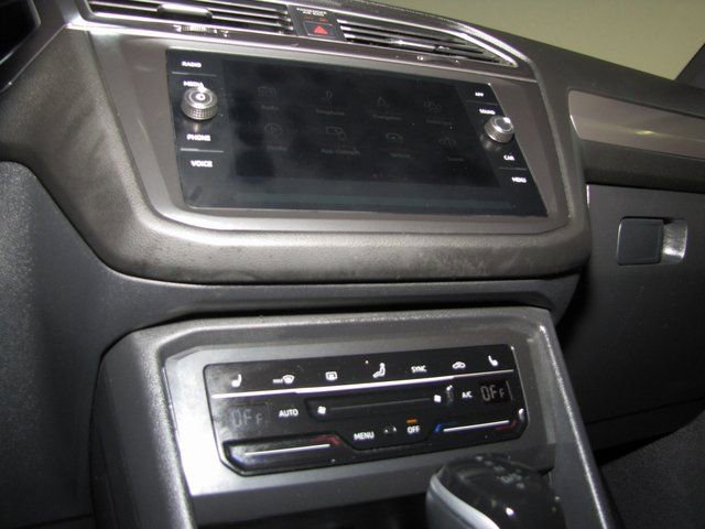 Used 2024 Volkswagen Tiguan SE R-Line image 7