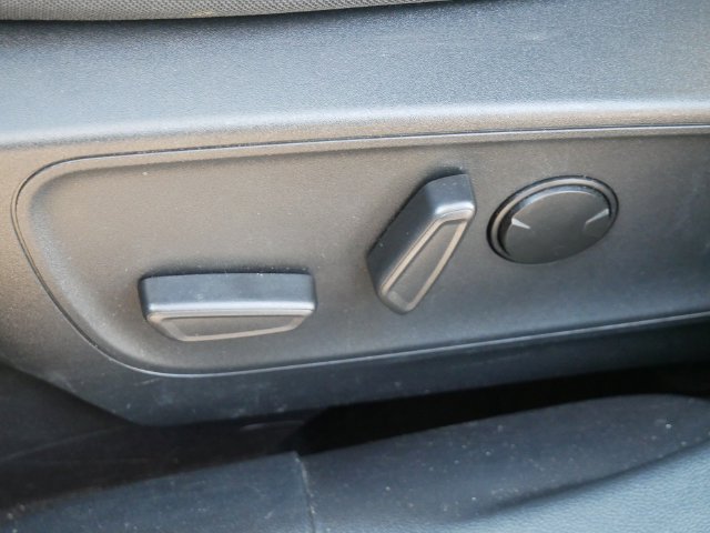 Used 2025 Ford Escape ST-Line AWD/4WD image 16