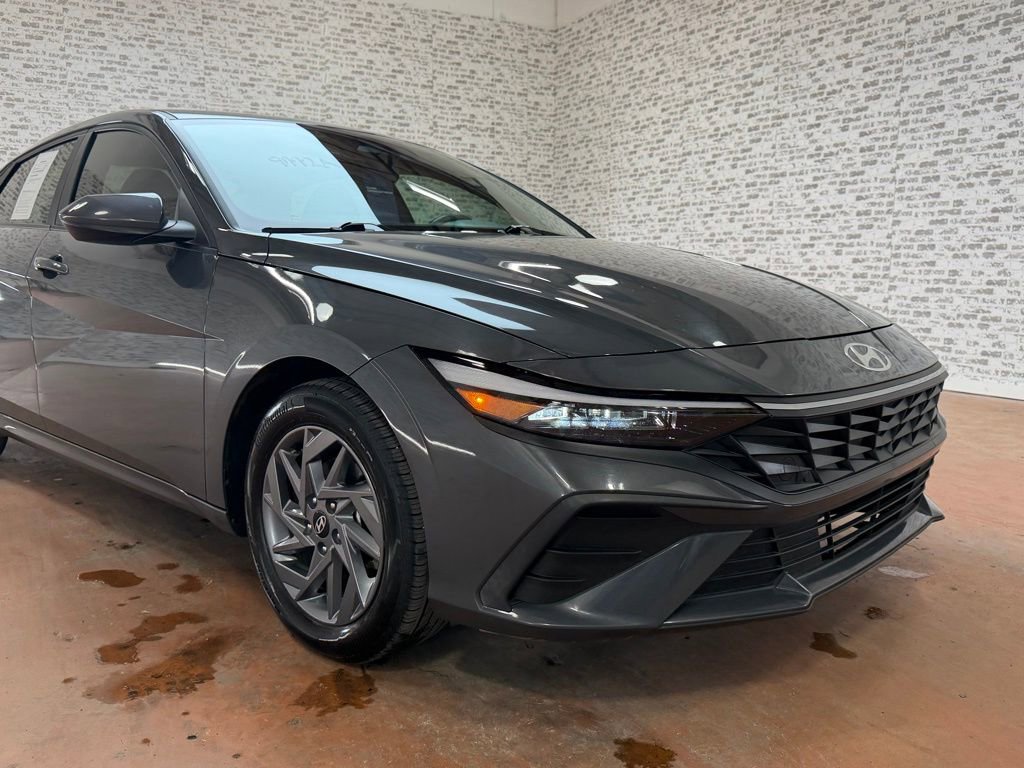 Certified 2024 Hyundai Elantra Blue image 7