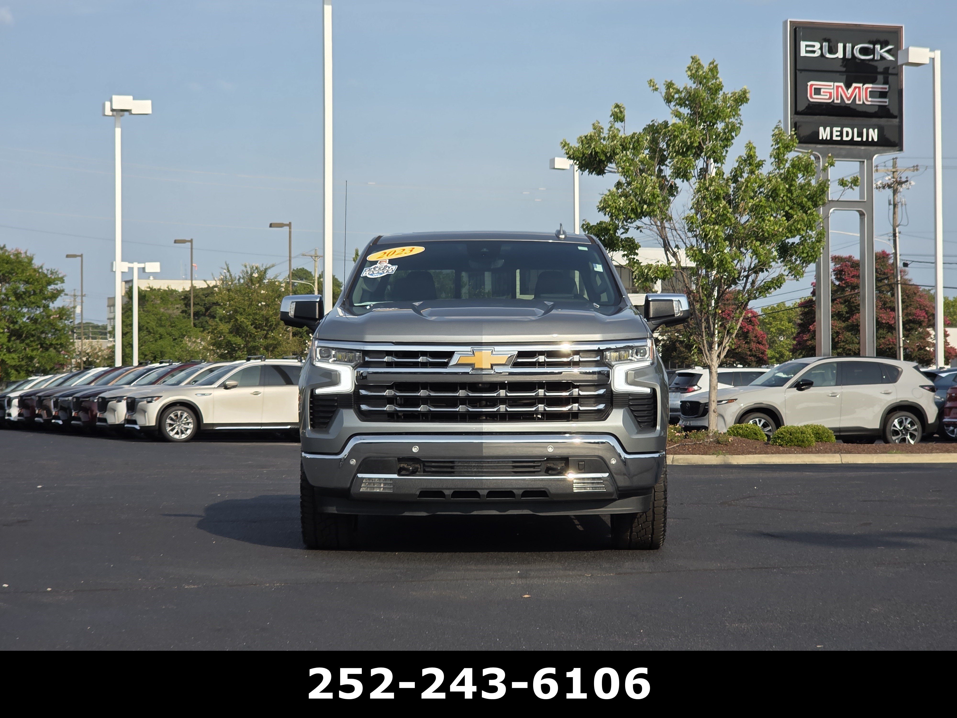 Used 2023 Chevrolet Silverado 1500 LTZ w/ LTZ Premium Package AWD/4WD image 2