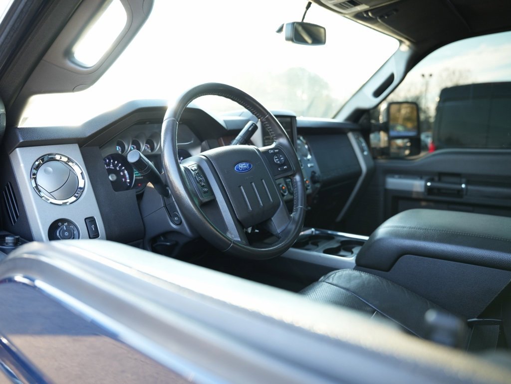 Used 2015 Ford F350 Lariat image 6