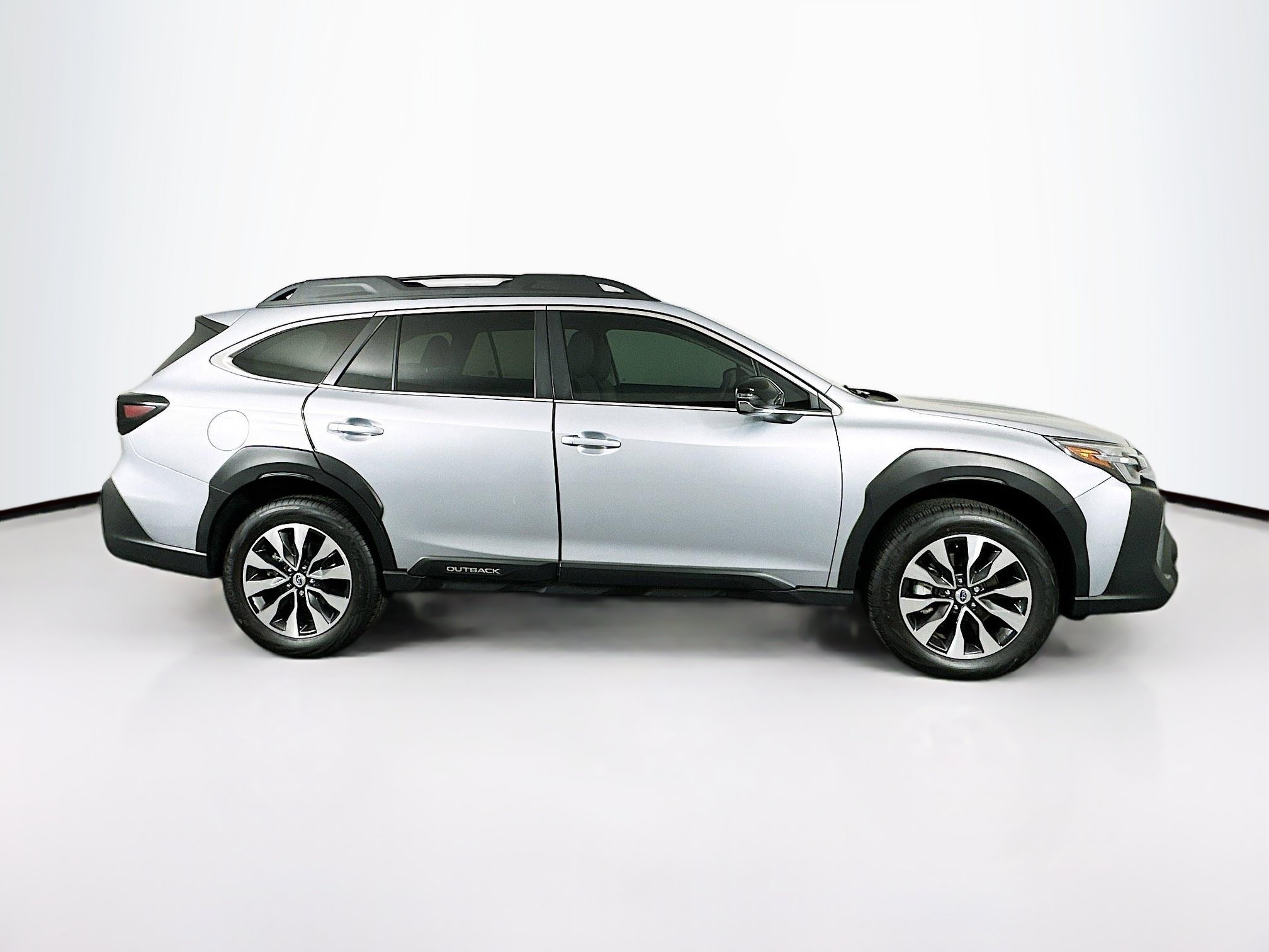 Used 2025 Subaru Outback Limited AWD/4WD image 10
